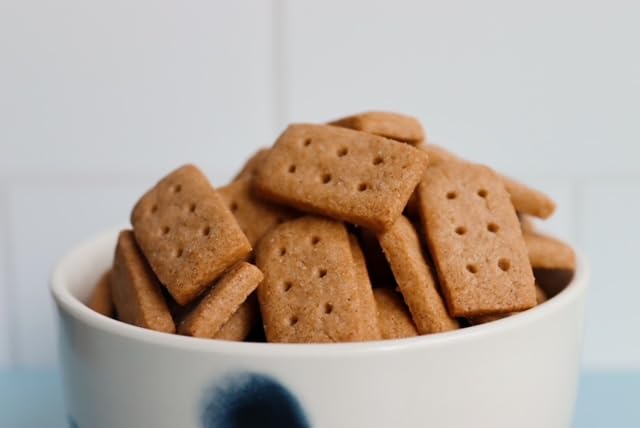 Safe + Fair Remy's Cinnamon Grahams 24ct - Wholesome Healthy Snacks - Bite-Sized Whole Grain Treats - Single-Serve Pouches for School Lunches - Peanut/Tree Nut-Free - EBT Eligible Food Items