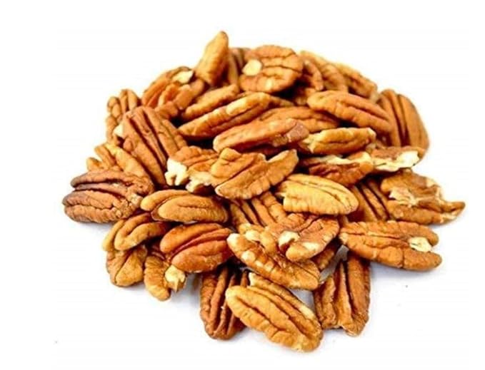 Whole, Shelled & Raw Georgia Pecans by Farm Fresh Unsalted & Handpicked for Freshness| Perfect For Pecan Pie, Cookie, Praline, Butter Recipes & More (2.5 LB)