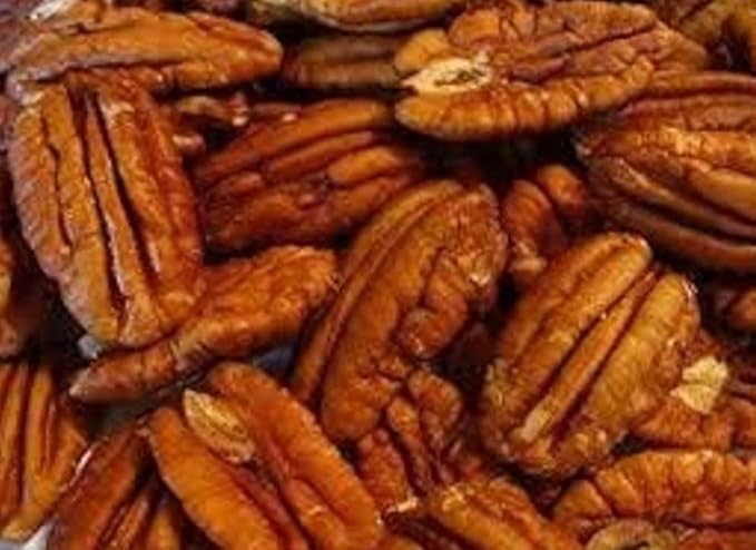 Whole, Shelled & Raw Georgia Pecans by Farm Fresh Unsalted & Handpicked for Freshness| Perfect For Pecan Pie, Cookie, Praline, Butter Recipes & More (2.5 LB)