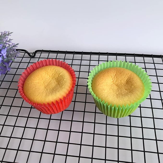 Red and Green Greaseproof Cupcake Liners Standard Paper Baking Cups for Party and More, 150-Count