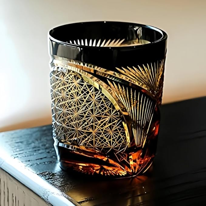 Hand-Carved Crystal Sake Glass with Gold Accents, Traditional Japanese Whiskey Cup, Luxury Amber Design竊늏utumn maple竊?,<div>