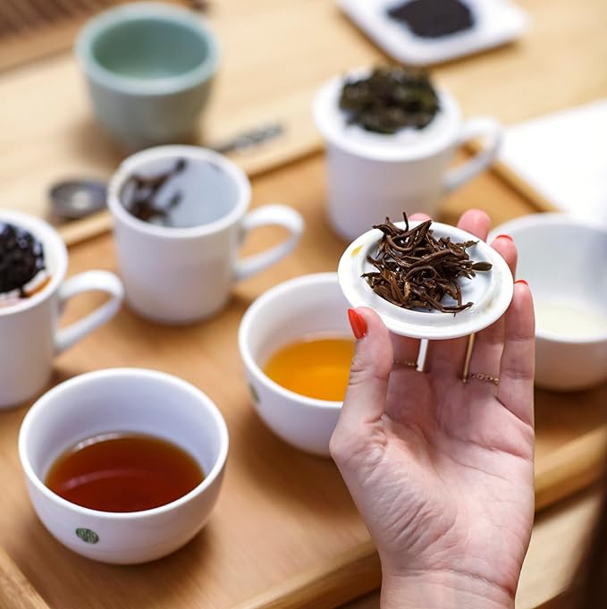 Palais des Th챕s - Nì§?5 Holiday Collection Miniatures Box Gift Set - Assortment of Black, Green, Herbal, and Rooibos Teas - Variety Pack of 4 Loose Leaf Tins