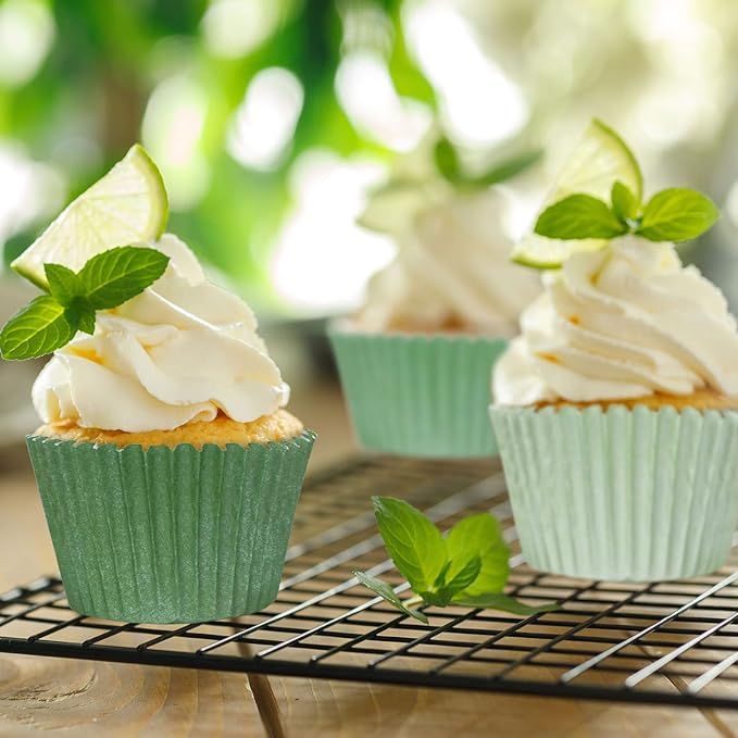 Whaline 600Pcs Green Cupcake Liners Sage Green Dark Green Light Green Baking Cups Gradient Green Wedding Cupcake Wrappers for Wedding Bridal Baby Shower Birthday Party