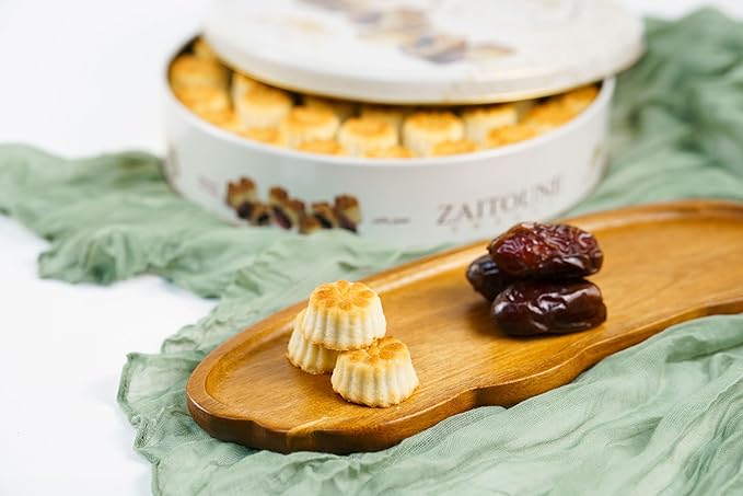 Zaitoune Date Maamoul - 18 oz | Middle Eastern Buttery Date Filled Cookies in a Beautiful Gift Tin | Luxury Authentic Arabic Pastry with Natural Fruit | Traditional Recipe & Handmade in Turkey