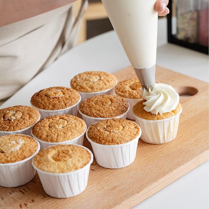 White Cupcake Liners, 200pcs Muffin Baking Cups,Ramekin Holders, Heavy Duty Oil proof Wrappers for Wedding,Birthday,Party,Baby Showers,Gift for Valentine's Day
