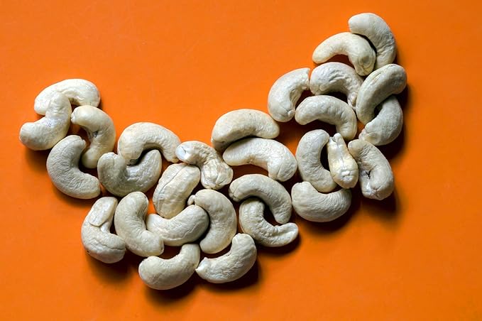Anna and Sarah Raw Cashews in Resealable Bag 3 Lbs