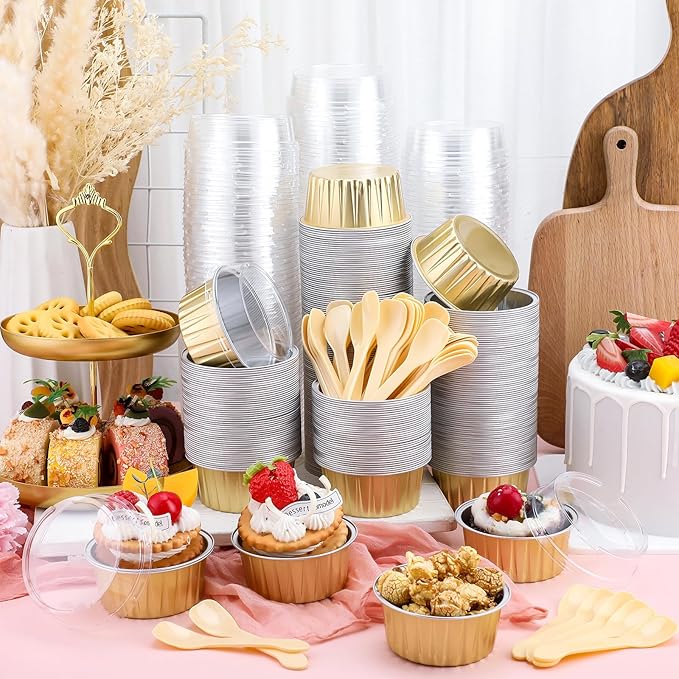 Hushee 600 Pcs Aluminum Foil Baking Cups with Lids and Spoons 5oz Disposable Ramekins Dessert Muffin Creme Brulee Cupcake Liners Containers for Wedding Birthday Christmas Party(Round,Gold)