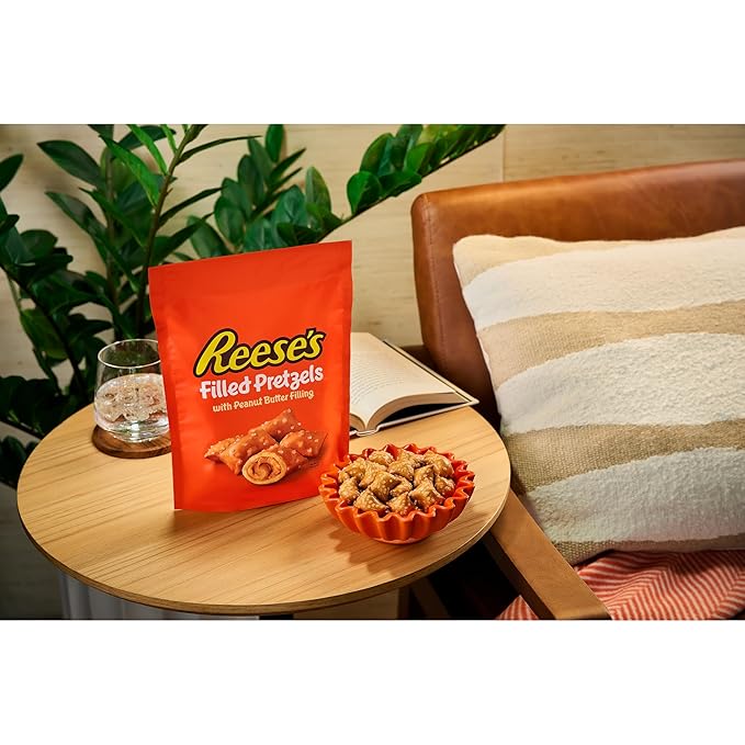 Reese's Filled Pretzels, Peanut Butter Pretzel Nuggets, Crunchy, Ready to Eat, Sweet and Salty Snack, 9oz Resealable Bag