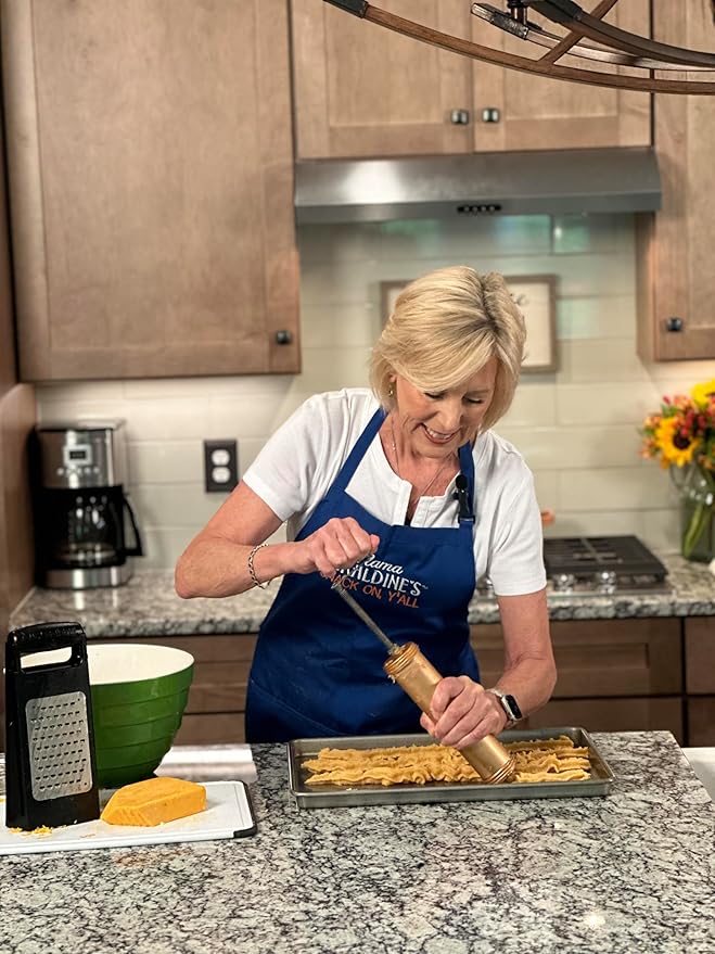 Mama Geraldine's - Aged Cheddar Cheese Straws - 4.5 Ounce, 6 Pack - Crisps, Chips, Gourmet Baked Snacks, Bite Sized Cheese Straw Snacks for Appetizer