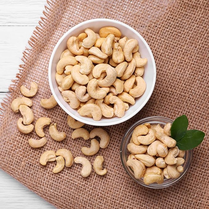 Yupik Organic Dry Roasted Cashews, 2.2 lb (35.2 oz), Kosher, Gluten-Free, Non-GMO, Vegan, Crunchy Nuts, Unsalted, Lightly Roasted, Oil-Free, Source of Protein & Iron, Nutritious, Healthy Snacks