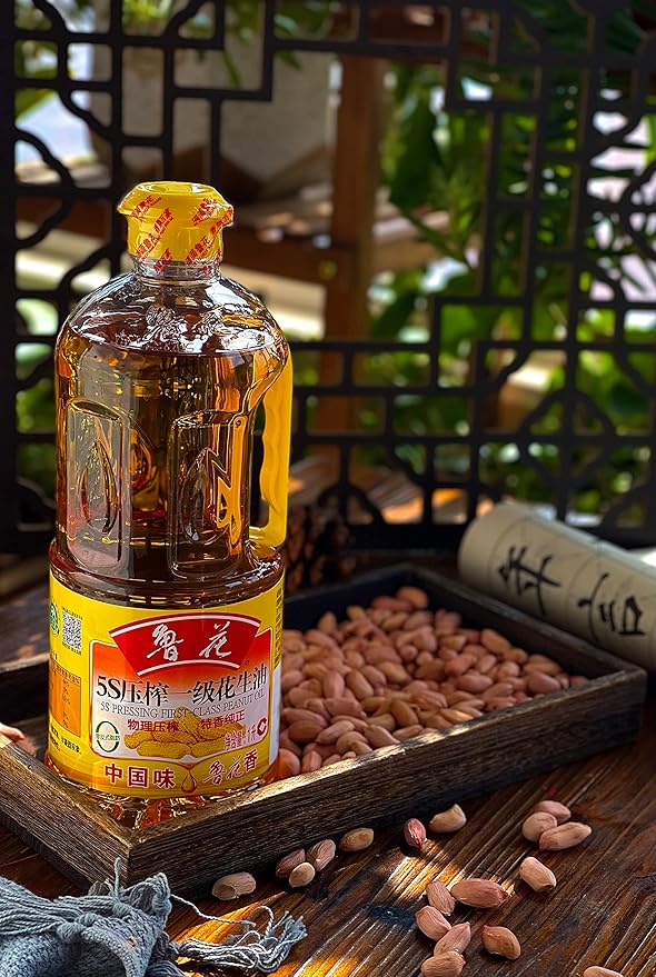Luhua Chinese Peanut Oil 33.8 Fl Oz