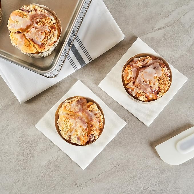 Panificio 10 Ounce Cupcake Wrappers, 200 Scalloped Baking Cups - Oven-Ready, Greaseproof, Plaid Paper Cupcake Liners, Disposable, For Birthdays, Baby Showers, Or Weddings - Restaurantware