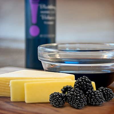 OMG! Oils: Gourmet Blackberry Barrel-Aged Balsamic Vinegar (Perfect for Dipping, Marinades, Glazing and Topping!), 177ml/6oz??,<div>