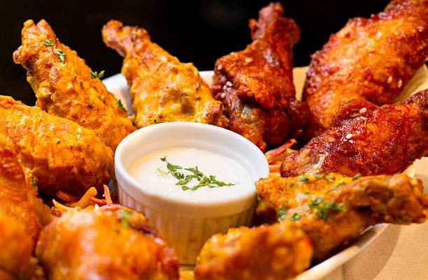 Premium | Parmesan Garlic Chicken Wing Rub Seasoning | Large Shaker | Fat Free | Saturated Fat Free | Cholesterol Free | Sugar Free | Crafted in Small Batches | Flavorful Spice Blend for Festive Wings!