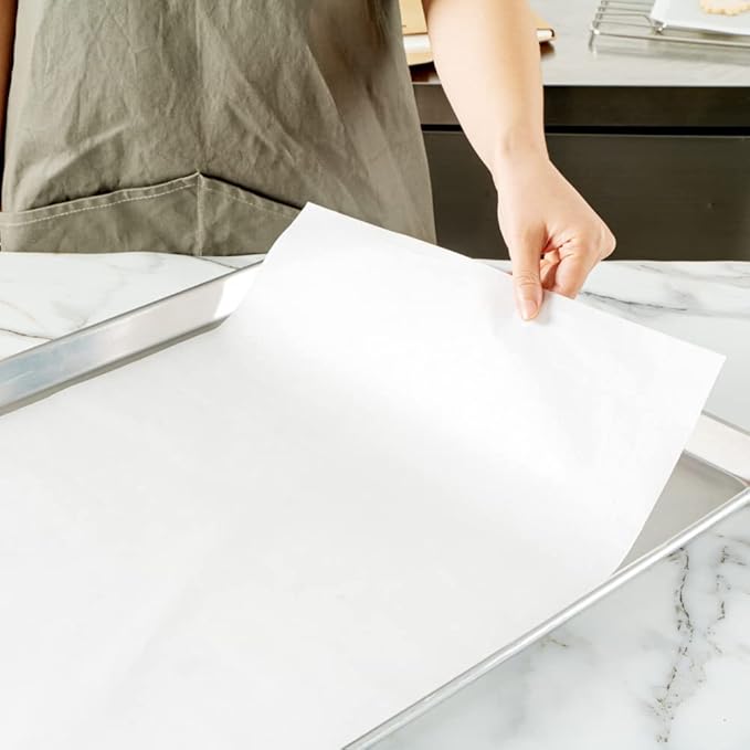 Restaurantware Pastry Tek 16 x 24 Inch Parchment Paper Sheets 200 Greaseproof Baking Sheets For Oven - Pre-Cut Double-Sided Silicone Coating White Paper Nonstick Baking Sheets Full-Size