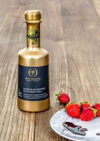 Gold Balsamic Vinegar of Modena by Oliviers & Co | Aged Balsamic Vinegars for Salad Dressing, Marinades and Glazes | 8.5 Fl Oz