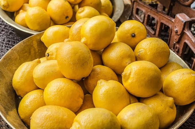 Sanniti Lemon Juice | 100% Sicilian | Not From Concentrate | 40 Lemons in Each Bottle | Harvested and Promptly Squeezed for a Fresh and Rich Taste | Product of Italy, 1 Liter (Pack of 2)