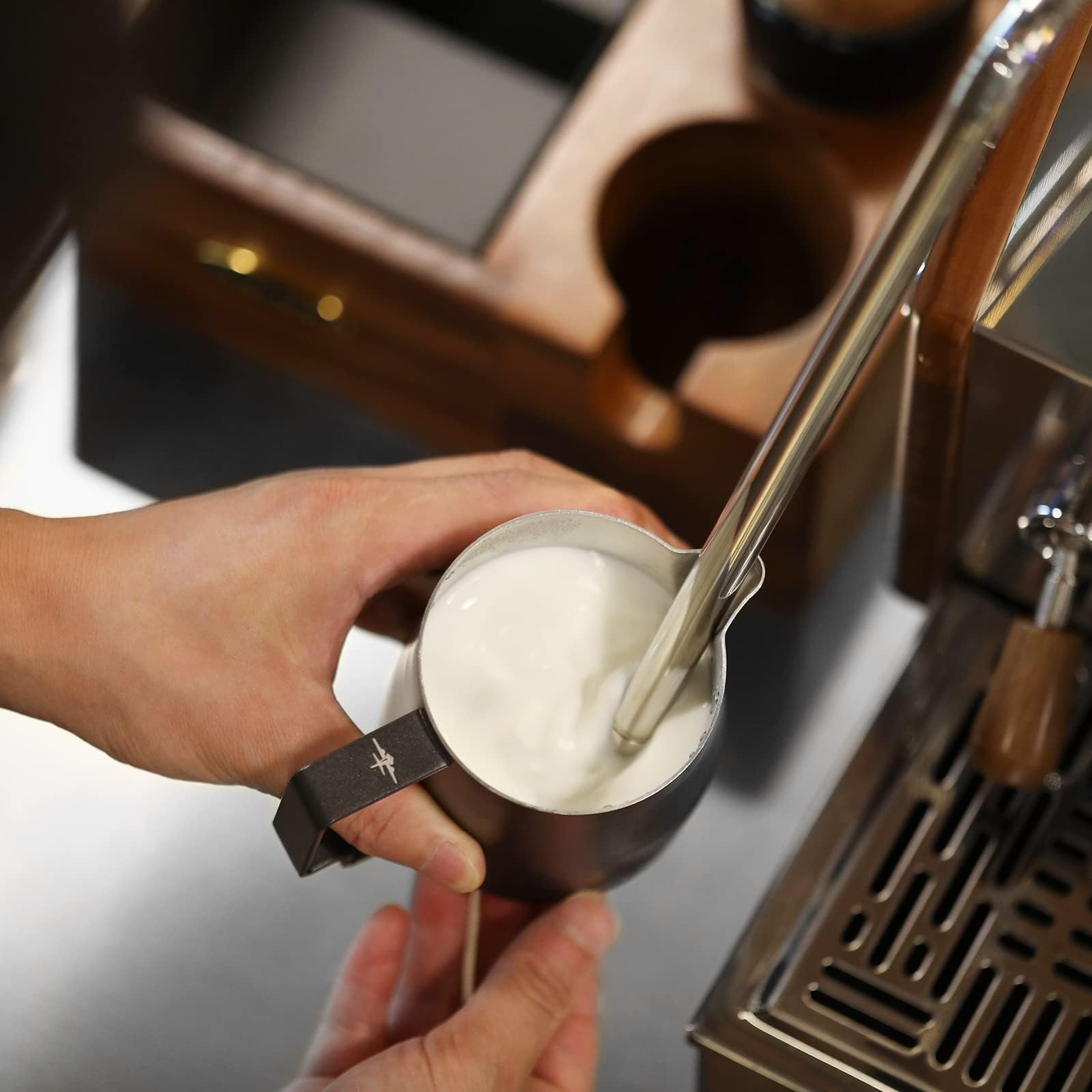 MHW-3BOMBER Milk Frothing Pitcher 12oz Milk Frother Cup Espresso Steaming Pitcher Stainless Steel