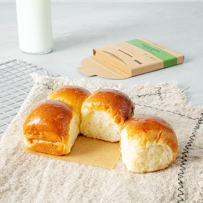 Restaurantware Pastry Tek 4 x 4 Inch Parchment Paper Sheets 200 Greaseproof Baking Sheets For Oven - Pre-cut Double-Sided Silicone Coating Unbleached Paper Nonstick Baking Sheets Reusable