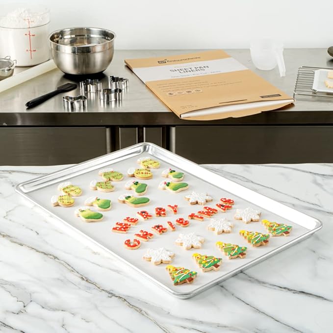 Restaurantware Pastry Tek 16 x 24 Inch Parchment Paper Sheets 200 Greaseproof Baking Sheets For Oven - Pre-Cut Double-Sided Silicone Coating White Paper Nonstick Baking Sheets Full-Size