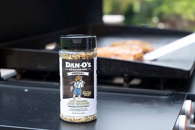 Dan-O's Crunchy Seasoning, 8.9 oz Bottle, Everything Seasoning for Fish, Eggs, Salads, Veggies and More, Sugar Free, Zero Calorie, Use this Spice Blend for Everything from Breakfast to Dinner