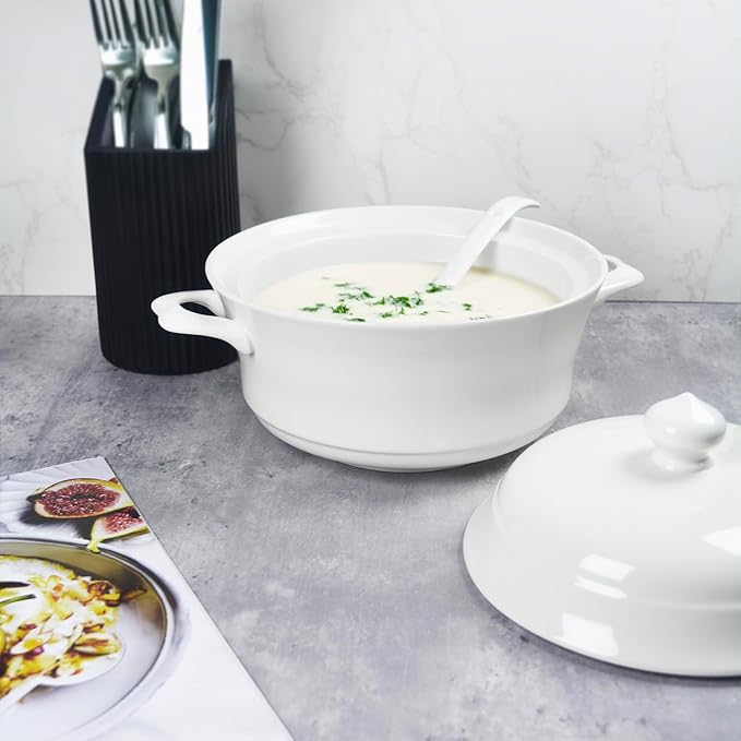 Casserole dish with Lid and soup spoon, Ceramic Serving Soup Tureen, 1.8 QT White French Serving Tureen, Lovely Soup Pot for Pasta Noodles Stew, Casserole Cookware Microwave Dishwasher Safe