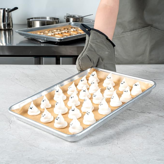 Restaurantware Pastry Tek 9 x 12 Inch Parchment Paper Sheets 200 Greaseproof Baking Sheets For Oven - Pre-Cut Double-Sided Silicone Coating Unbleached Paper Nonstick Baking Sheets Quarter-Size