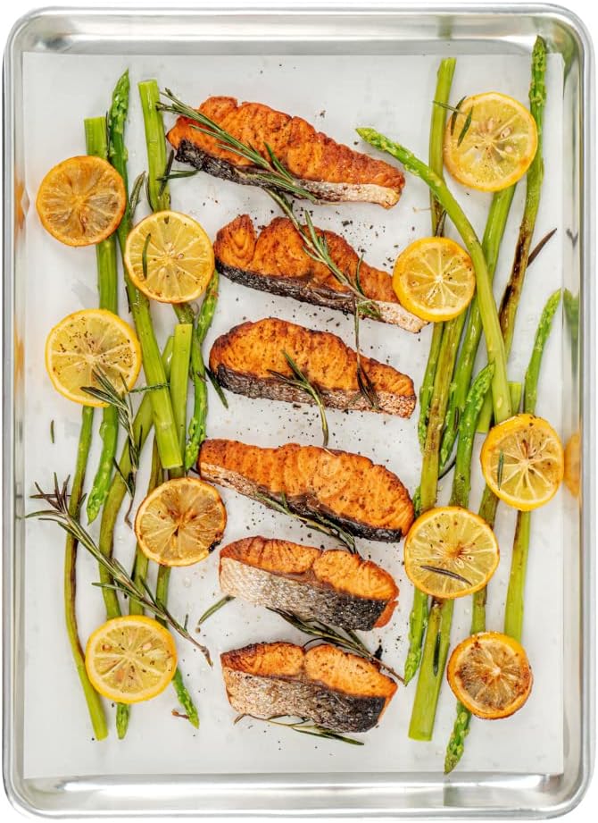 Restaurantware Pastry Tek 12 x 16 Inch Parchment Paper Sheets 1000 Greaseproof Baking Sheets For Oven - Pre-Cut Double-Sided Silicone Coating White Paper Nonstick Baking Sheets Half-Size