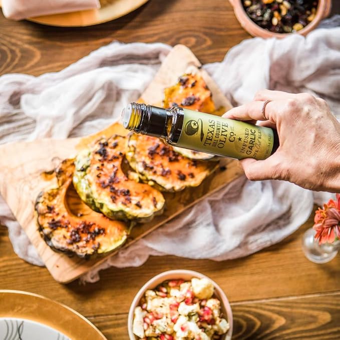 Texas Hill Country Olive Co Garlic Infused Olive Oil - Cold Pressed Gourmet EVOO Olive Oil - Great for Dressing Dipping Marinade - No Artificial Flavors or Added Sugar - Made in Texas (16.9 oz)