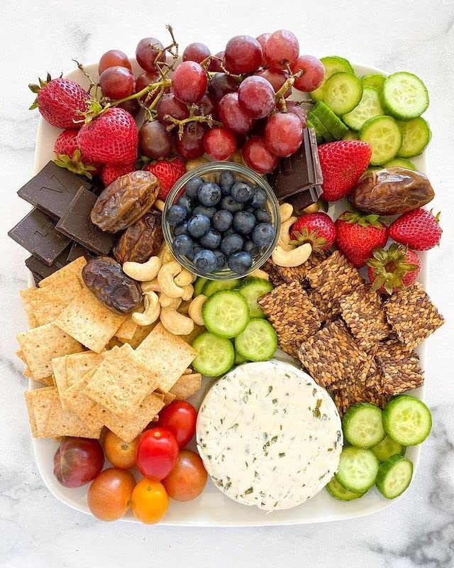 Flackers Organic Flax Seed Crackers Cinnamon & Currants, 5 Ounce 6-Pack, Gluten Free, Non GMO, Vegan, Naturally Sweet