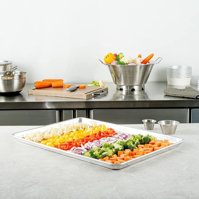 Restaurantware Pastry Tek 16 x 24 Inch Parchment Paper Sheets 200 Greaseproof Baking Sheets For Oven - Pre-Cut Double-Sided Silicone Coating Unbleached Paper Nonstick Baking Sheets Full-Size