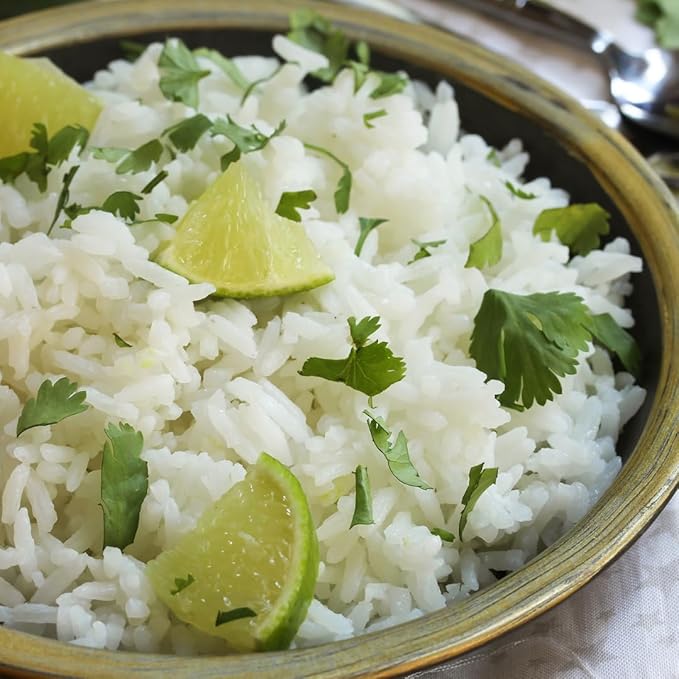 Olive & Vine Cilantro Flakes, Fresh & Zesty, For Tacos & Salsas, Rich Tradition, Authentic Taste, For Global Recipes (0.96 Ounce)