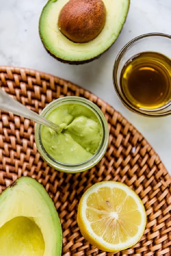 La Tourangelle, Avocado Oil, Handcrafted from Premium Avocados, Great for Cooking, as Butter Substitute, and for Skin and Hair, 8.45 fl oz