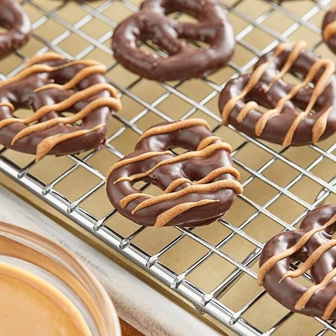 Chocolate Melting Wafers Bulk Bag Perfect For Dipping, Deserts, Baking And More (5 Pound, Peanut Butter New)