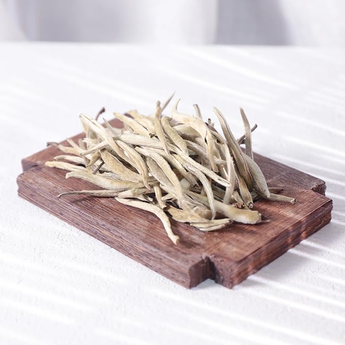 FullChea - White Tea Loose Leaf - Yunnan Silver Needle White Tea - Low Caffeine - Bai Hao Yin Zhen - Refreshing Woody Aroma - 2.5oz/71g