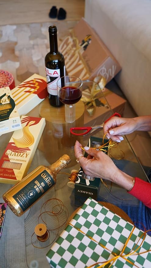 Giadzy by Giada de Laurentiis Olive Oil Extra Virgin - Premium Unfiltered Cold-Pressed Italian Olive Oil, Gold Wrap, Made in Italy, Perfect for Cooking & Gifting. Rich in polyphenols & antioxidants.