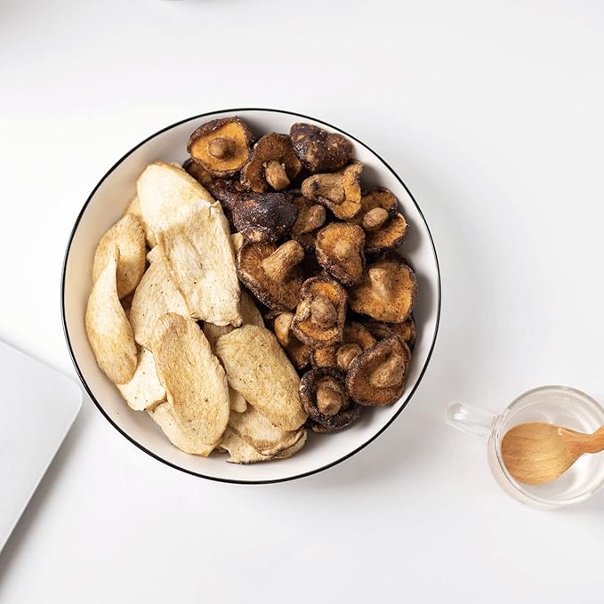 VIGOROUS MOUNTAINS Mushroom Chips Veggie Snacks, Dried Shiitake and King Oyster Good Salted Crisp Mix, Grocery Vegetable Snack Chip 8.82 Oz, 250 g