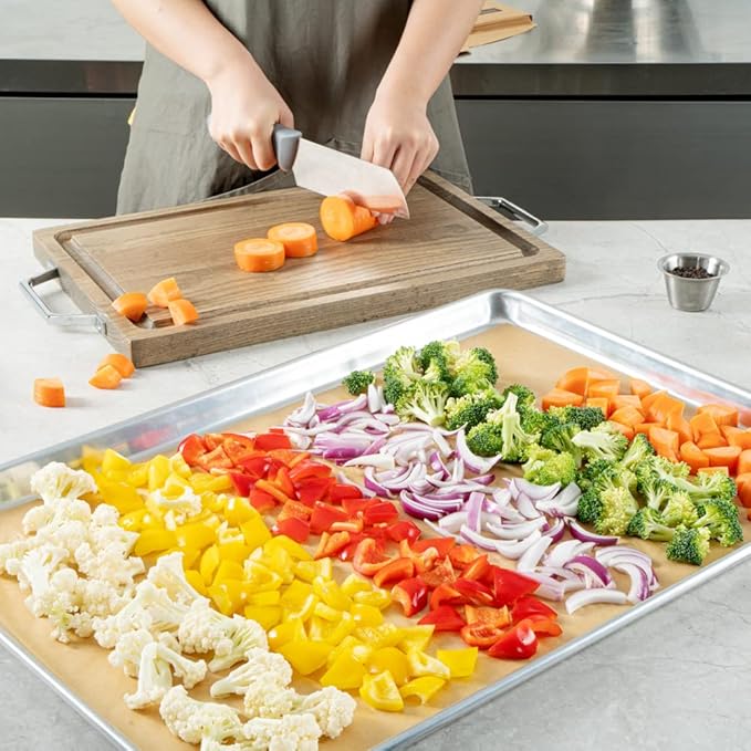 Restaurantware Pastry Tek 16 x 24 Inch Parchment Paper Sheets 200 Greaseproof Baking Sheets For Oven - Pre-Cut Double-Sided Silicone Coating Unbleached Paper Nonstick Baking Sheets Full-Size