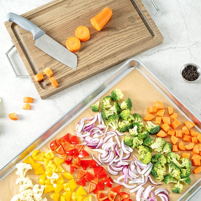 Restaurantware Pastry Tek 16 x 24 Inch Parchment Paper Sheets 200 Greaseproof Baking Sheets For Oven - Pre-Cut Double-Sided Silicone Coating Unbleached Paper Nonstick Baking Sheets Full-Size