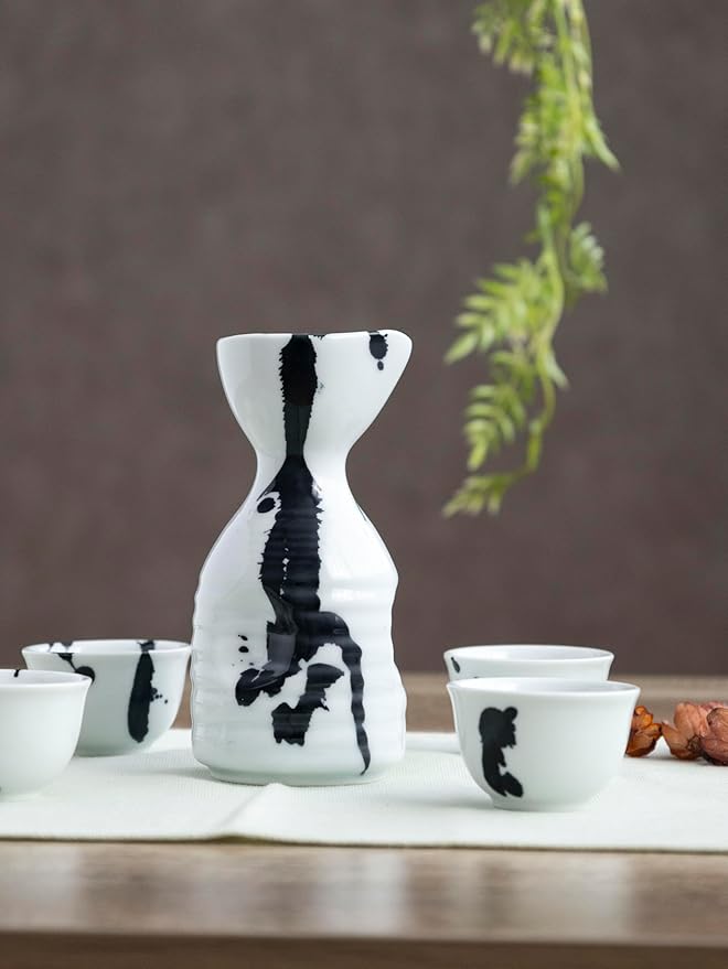Arita Ceramic Sake Set [Made in Japan/Brush Stroke]: 1 Sake Carafe and 4 Sake Cups in Gift Box