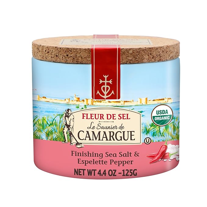 Le Saunier de Camargue Fleur de Sel with Espelette Chili – French Sea Salt Finishing Salt with Mild Chili Pepper – Gourmet Hand-Harvested Flaky Salt in Resealable Cork-Topped Container – 125g