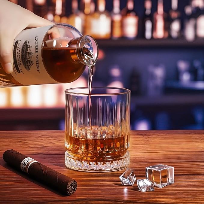 Whiskey Glass Set of 4ï¼?2 oz Bourbon Glass, Lead-Free Crystal Old Fashioned Glass Set, Suitable for Scotch Whisky, Cocktails, Home Bar Parties, Unique Gift for Men and Women
