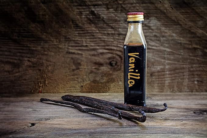 Organic Vanilla Extract - Made with Madagascar Vanilla Beans - 8 fl oz ??For Baking, Desserts, Home Cooking and Chefs