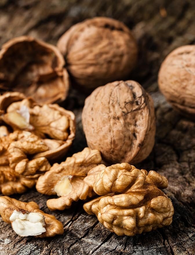 Anna and Sarah Organic Raw Walnuts-Halves & Pieces 32 Oz -100% Natural, No Preservatives, Non-GMO, Kosher, Vegan, No Salt, Shelled Walnuts for Baking