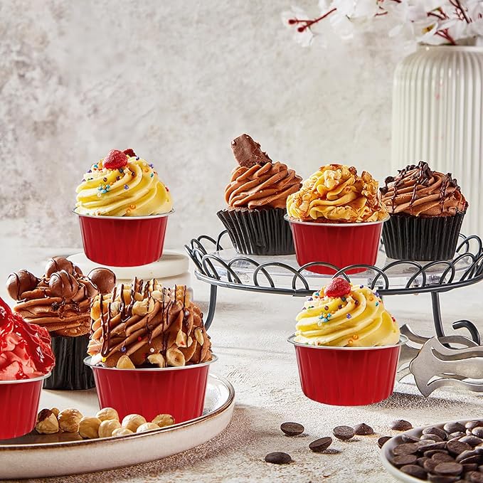 100 Pcs Aluminum Foil Baking Cups with Lids,5oz cupcake liners with lids,Disposable Ramekins Mini Cake Containers Tin Mini Muffin Liners for Wedding Christmas Party (Red)