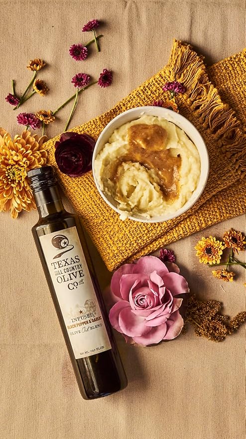 Black Pepper Garlic Infused Olive Oil - Cold Pressed Gourmet EVOO Olive Oil - Great for Dressing Dipping Marinade - No Artificial Flavors or Added Sugar - Made in Texas (16.9 Fl Oz)