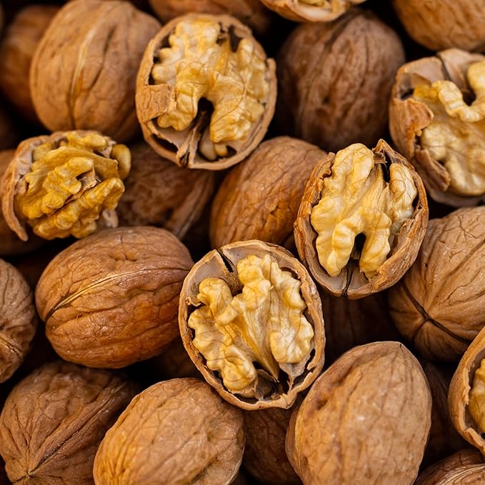 California Raw Walnuts, Halves 16 Oz, 100% Natural, No Preservatives, Non-GMO, Kosher, Vegan, No Salt, Shelled Walnuts in Resealable Bag, 1 Lb