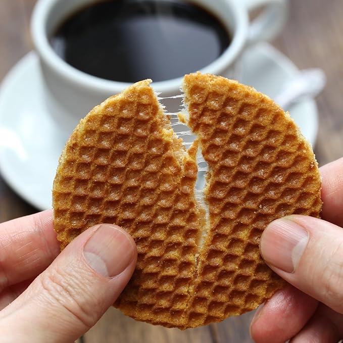 DeReuze Stroopwafels Gift Set – Authentic Caramel Waffle Cookies in Decorative Purple Tulip Tin – Gifts from Netherlands with Messages – Unique Food Gift for Any Occasion (Thinking of You)