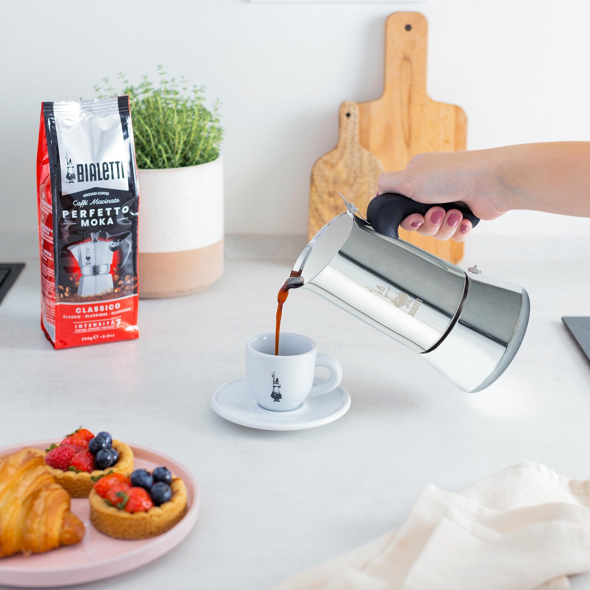 Bialetti - New Venus Induction, Stovetop Coffee Maker, Suitable for all Types of Hobs, Stainless