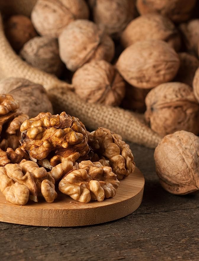 Anna and Sarah Organic Raw Walnuts-Halves & Pieces 32 Oz -100% Natural, No Preservatives, Non-GMO, Kosher, Vegan, No Salt, Shelled Walnuts for Baking